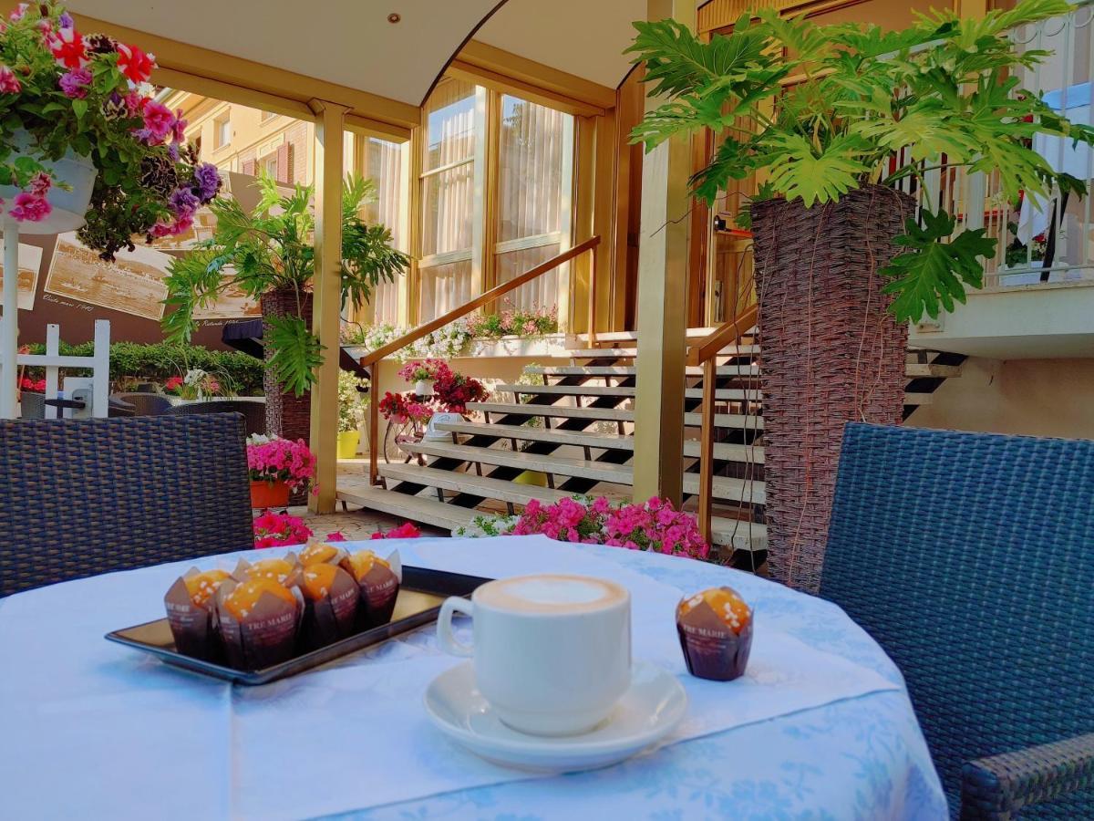 רימיני Hotel Mia Restaurant Airport מראה חיצוני תמונה